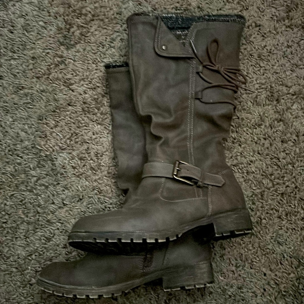 Tall boot